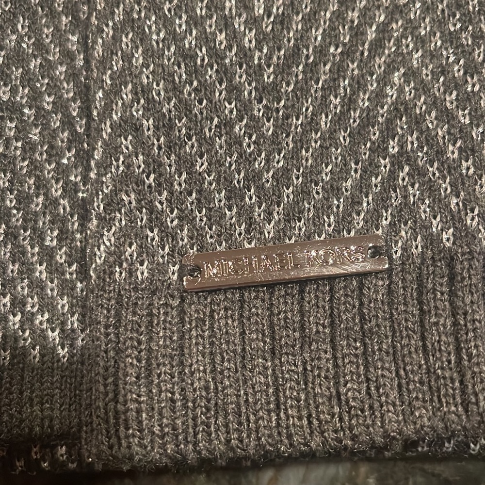 MICHAEL KORS SCARD AND WINTER HAT - Picture 4 of 4